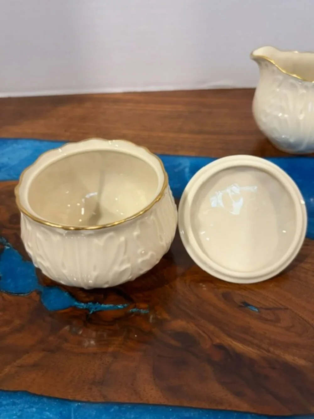 Lenox Cottage Acanthus Leaf Sugar Bowl & Creamer with 24k Gold Trim